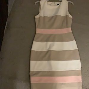 Tommy Hilfiger midi dress. Size 4.Pink taupewhite